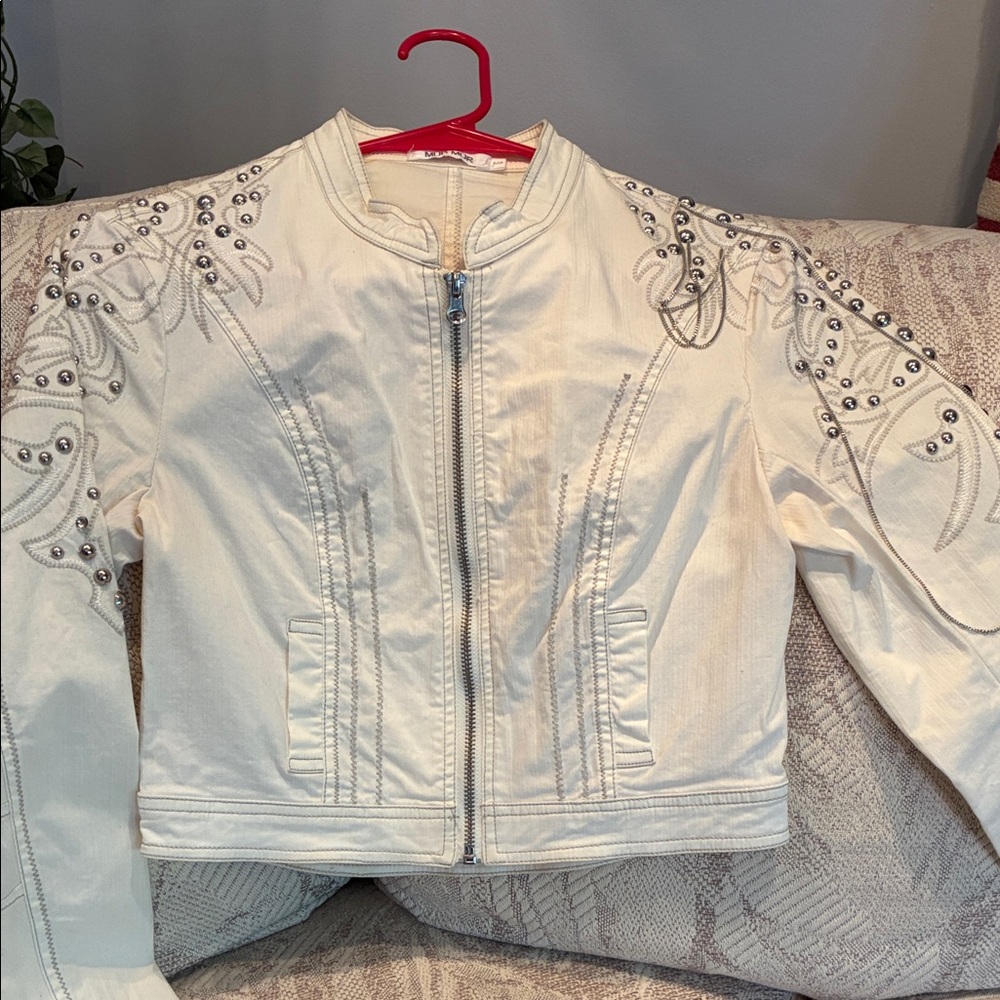 Embellished Off White Cropped Jacket